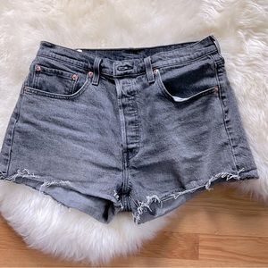 501 Levis grey/black jean short